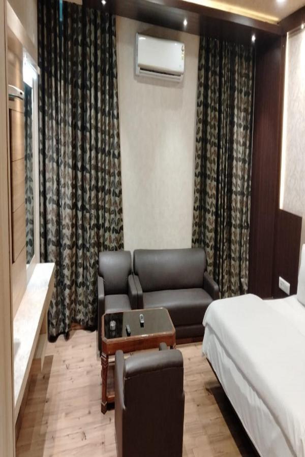 Hotel Park Regency Gorakhpur Eksteriør billede