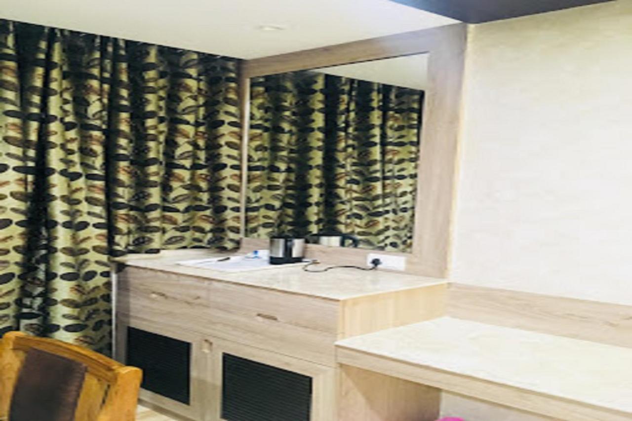 Hotel Park Regency Gorakhpur Eksteriør billede
