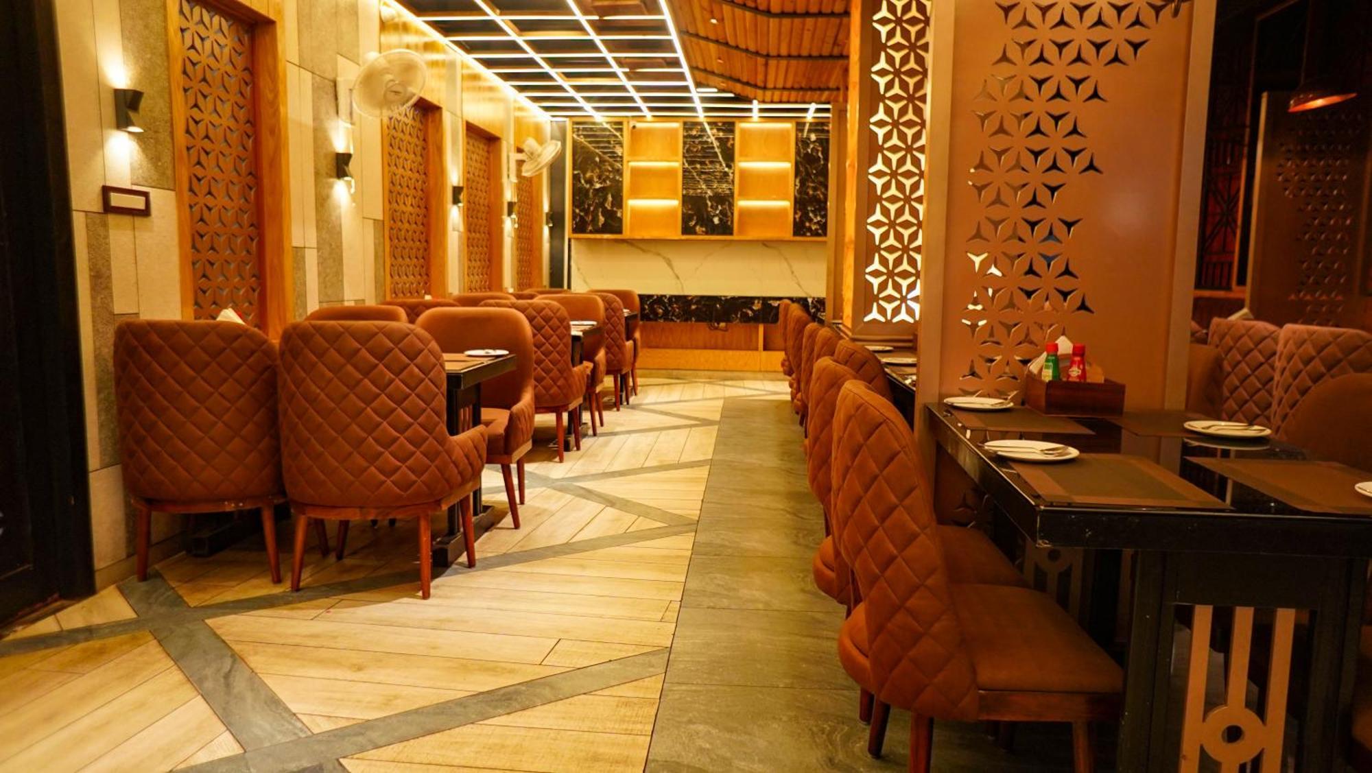 Hotel Park Regency Gorakhpur Eksteriør billede