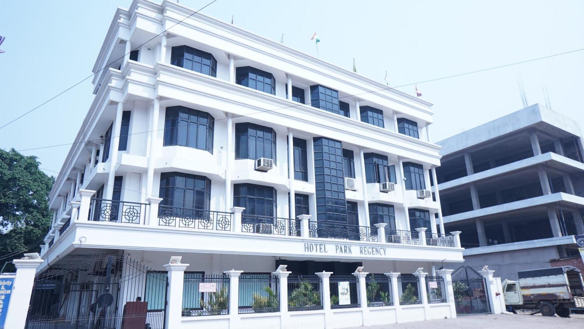 Hotel Park Regency Gorakhpur Eksteriør billede